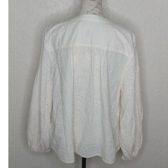 Universal Thread Eyelet Seashell Top Size XL - Picture 3 of 7